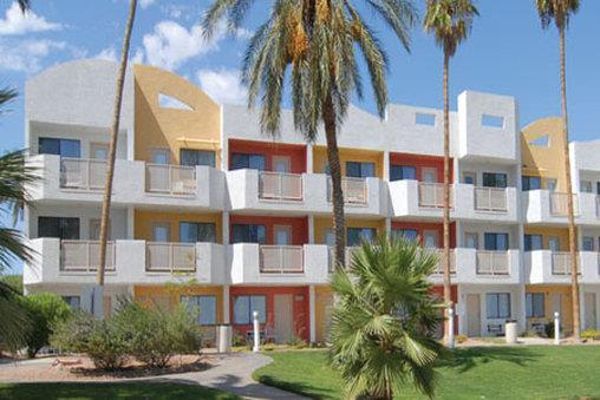 The Nautical Beachfront Resort (Lake Havasu City)